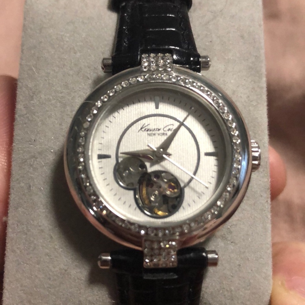 Kenneth Cole watch - Picture 2 of 4
